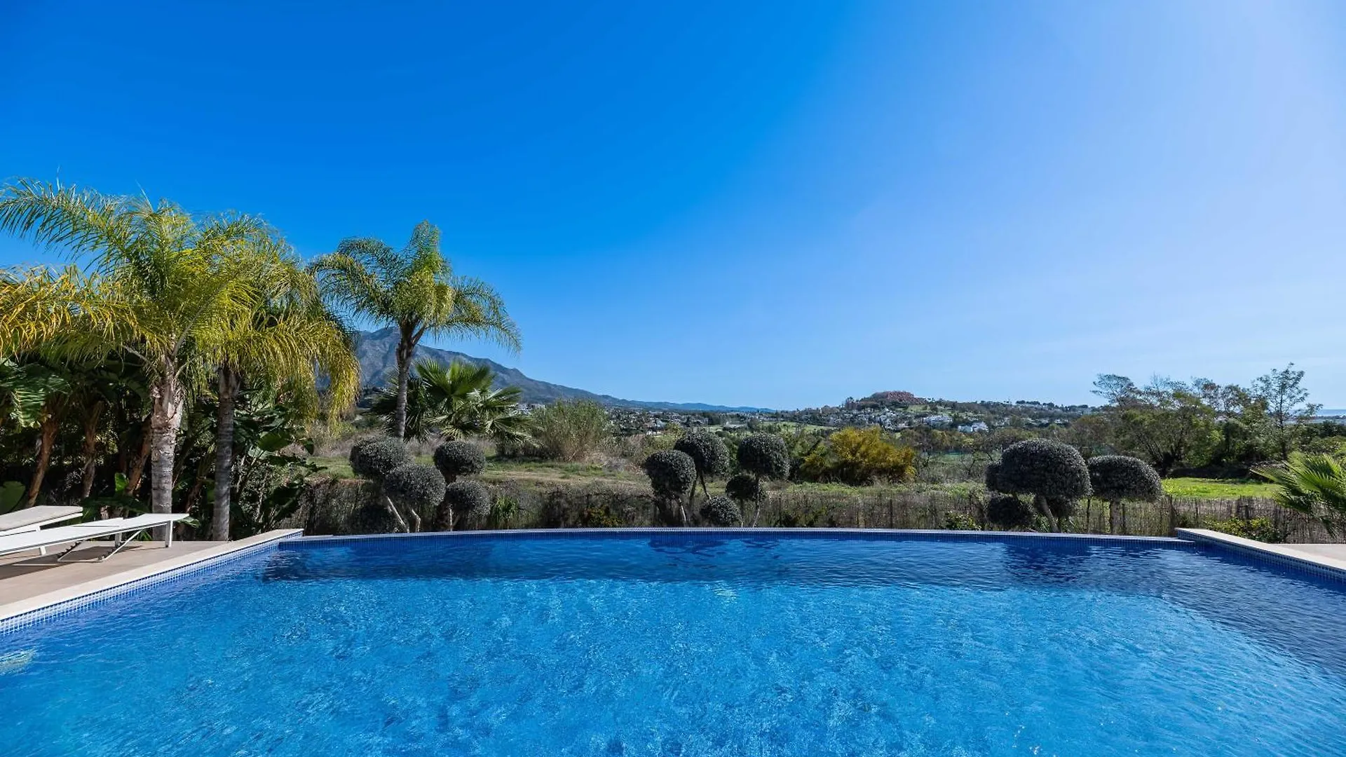 Villa Maria Benahavis 0*,